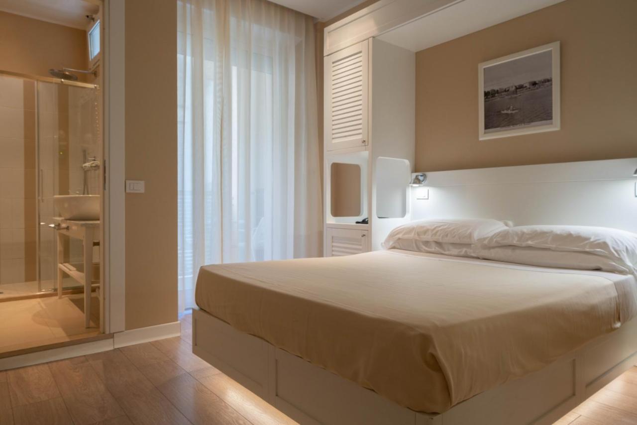 Hotel Bristol กัตตอลิกา ภายนอก รูปภาพ