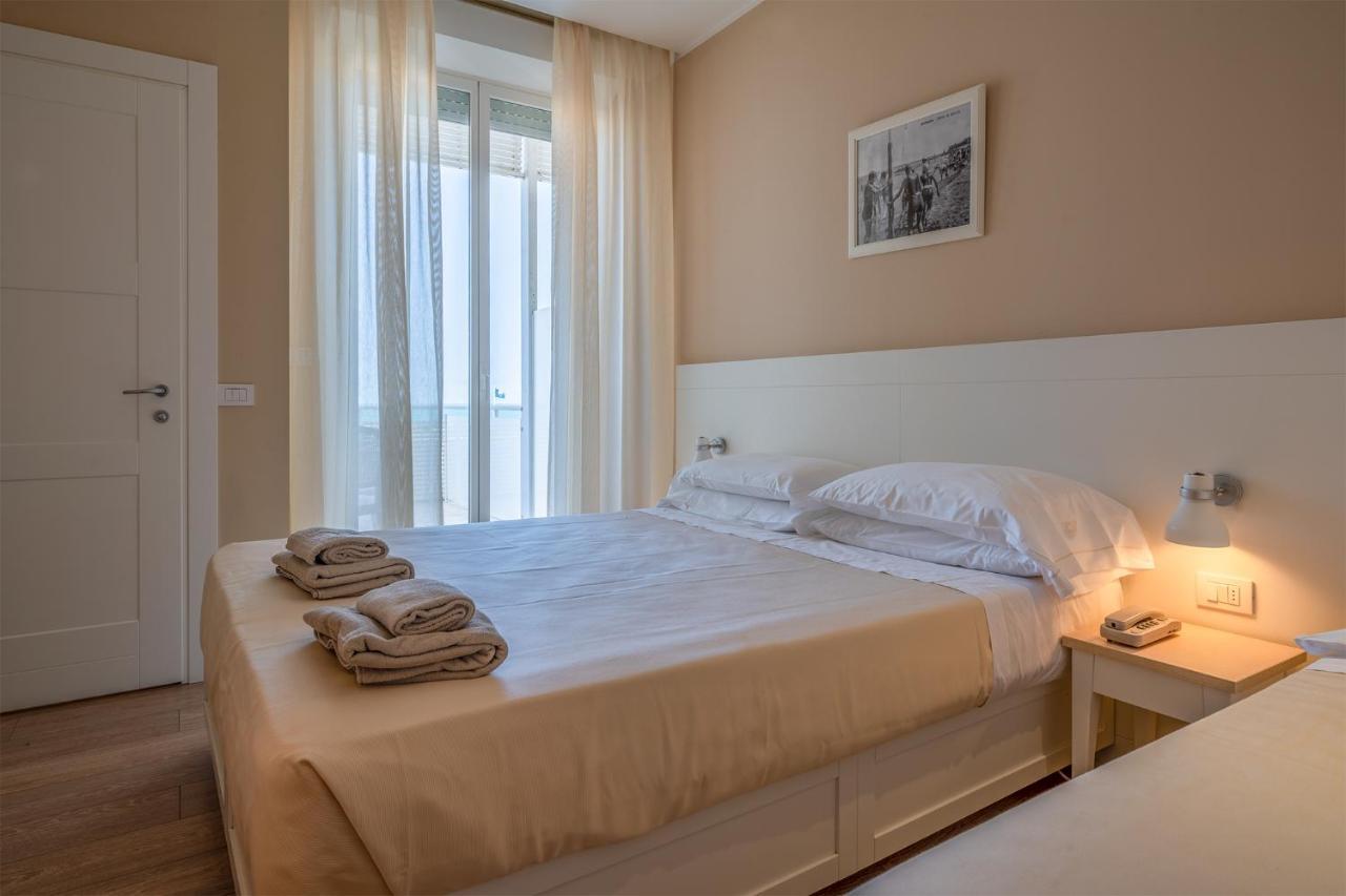Hotel Bristol กัตตอลิกา ภายนอก รูปภาพ