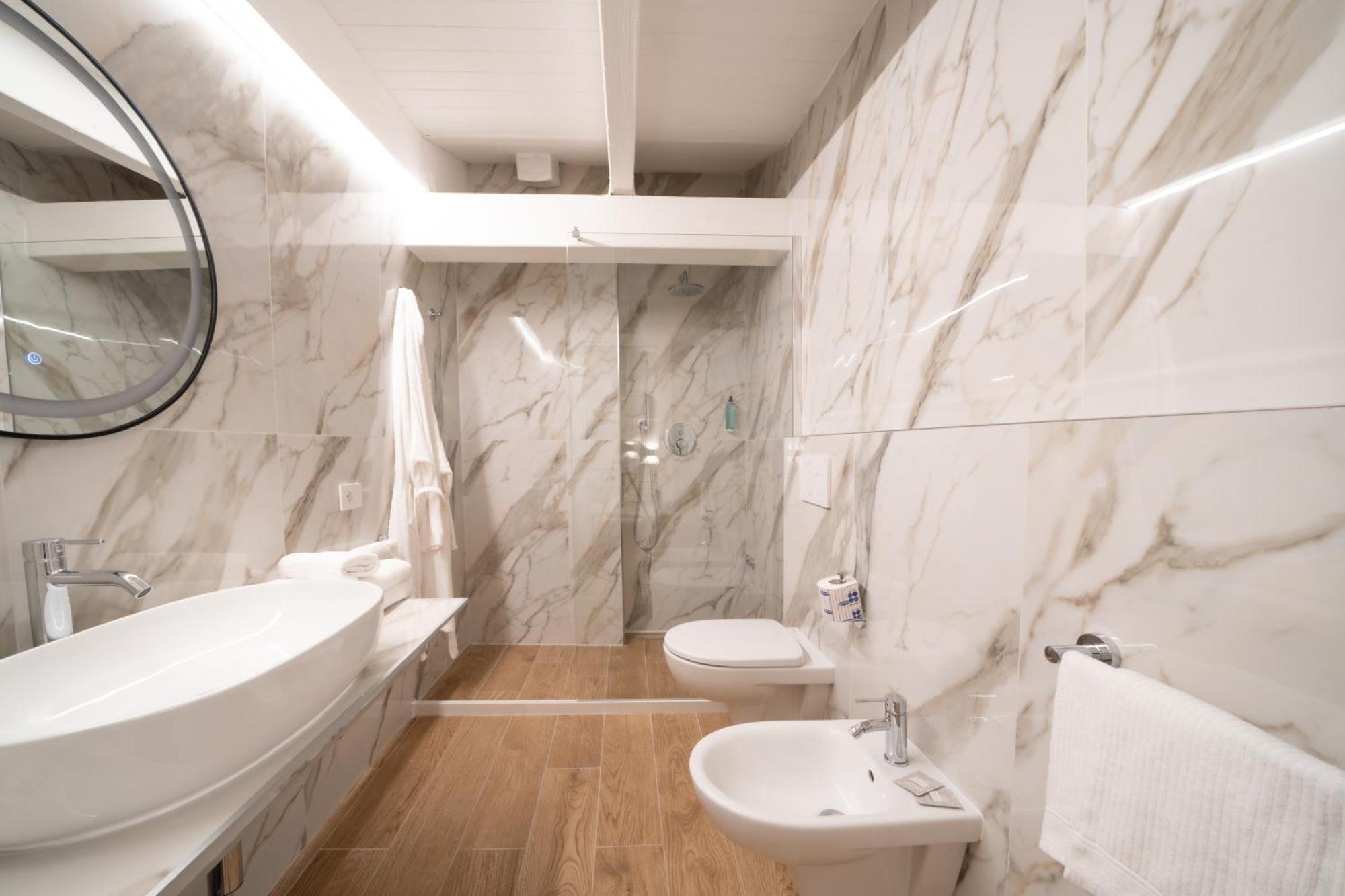 Hotel Bristol กัตตอลิกา ภายนอก รูปภาพ