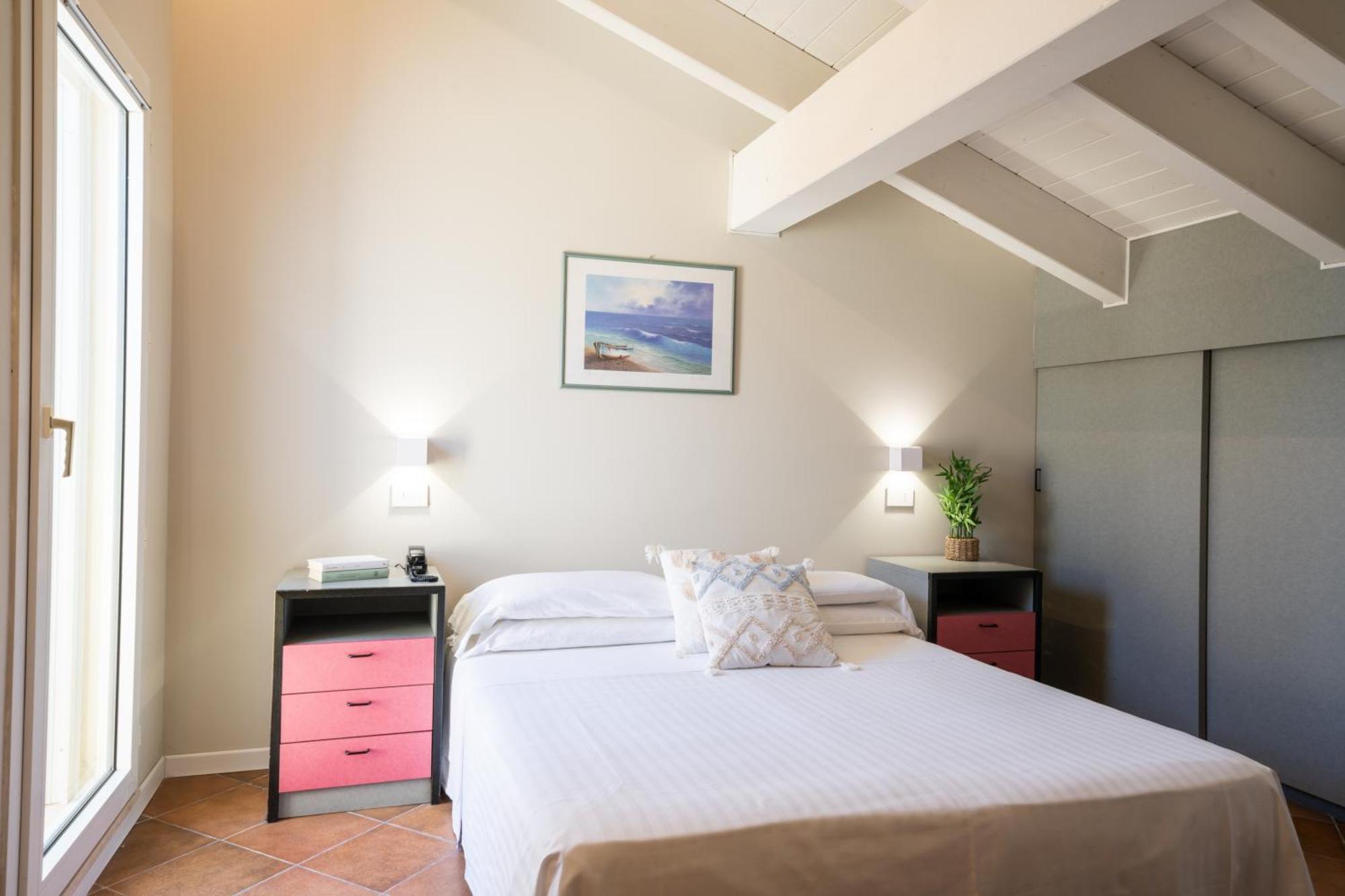 Hotel Bristol กัตตอลิกา ภายนอก รูปภาพ