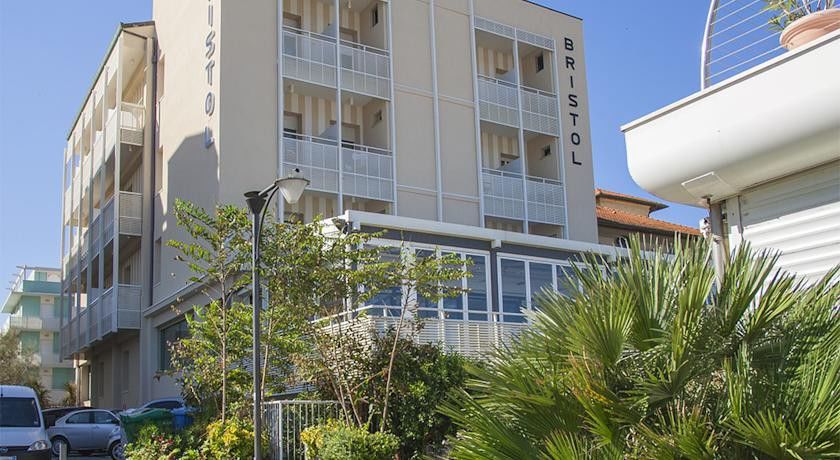 Hotel Bristol กัตตอลิกา ภายนอก รูปภาพ