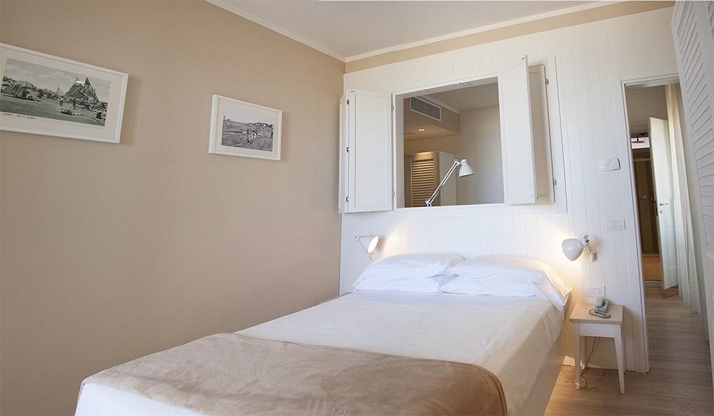 Hotel Bristol กัตตอลิกา ภายนอก รูปภาพ