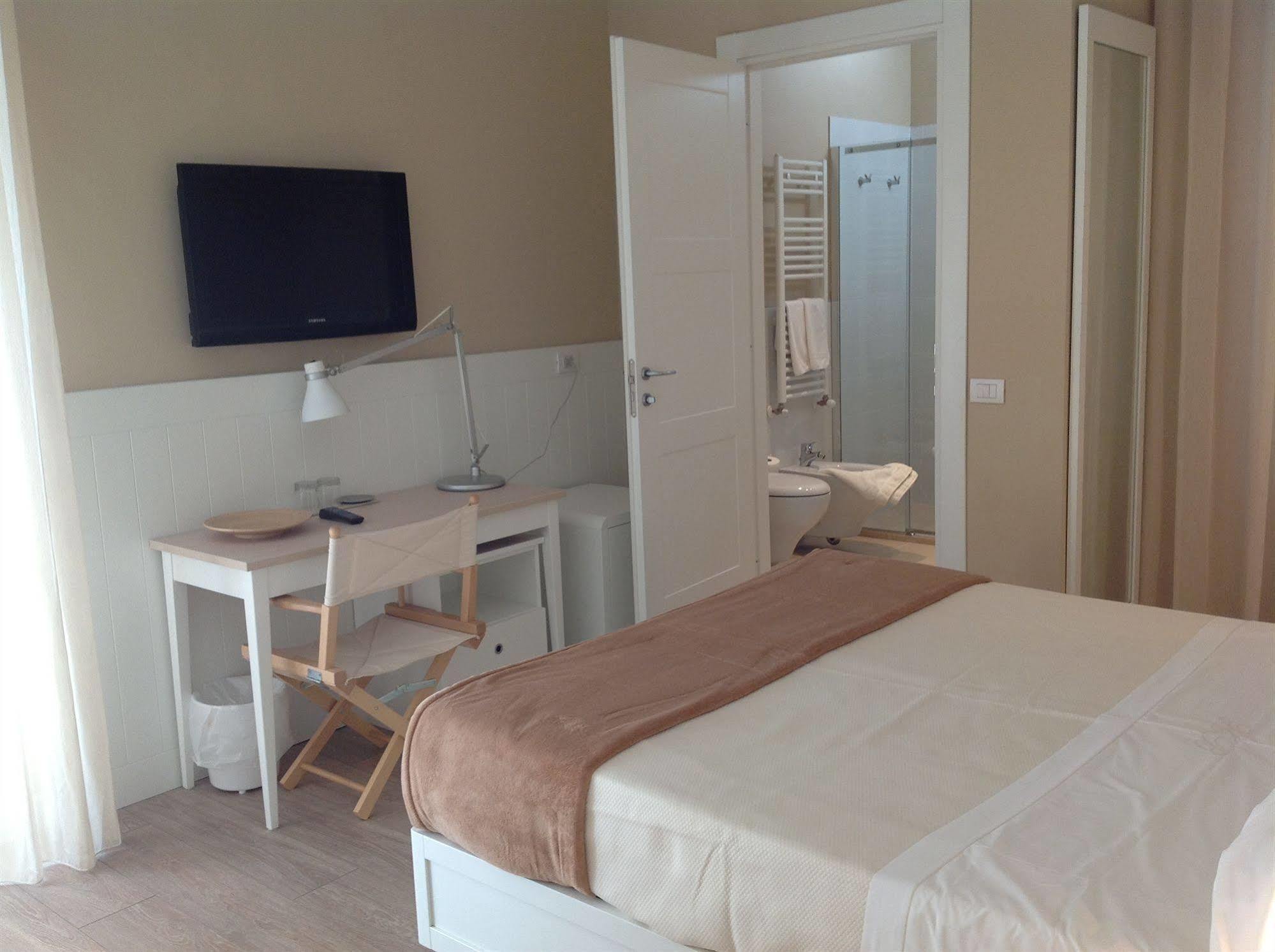 Hotel Bristol กัตตอลิกา ภายนอก รูปภาพ
