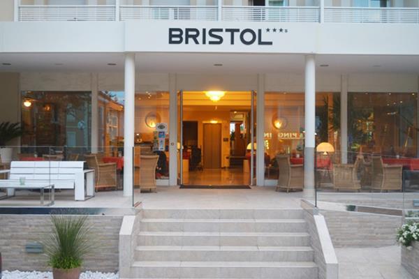 Hotel Bristol กัตตอลิกา ภายนอก รูปภาพ